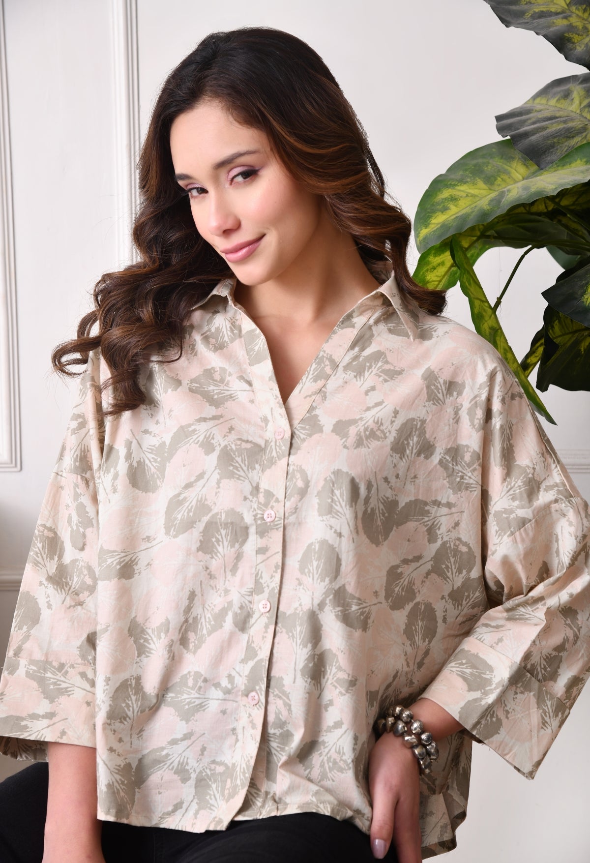 Women Relaxed Fit Floral Print, Printed Spread Collar Casual Shirt