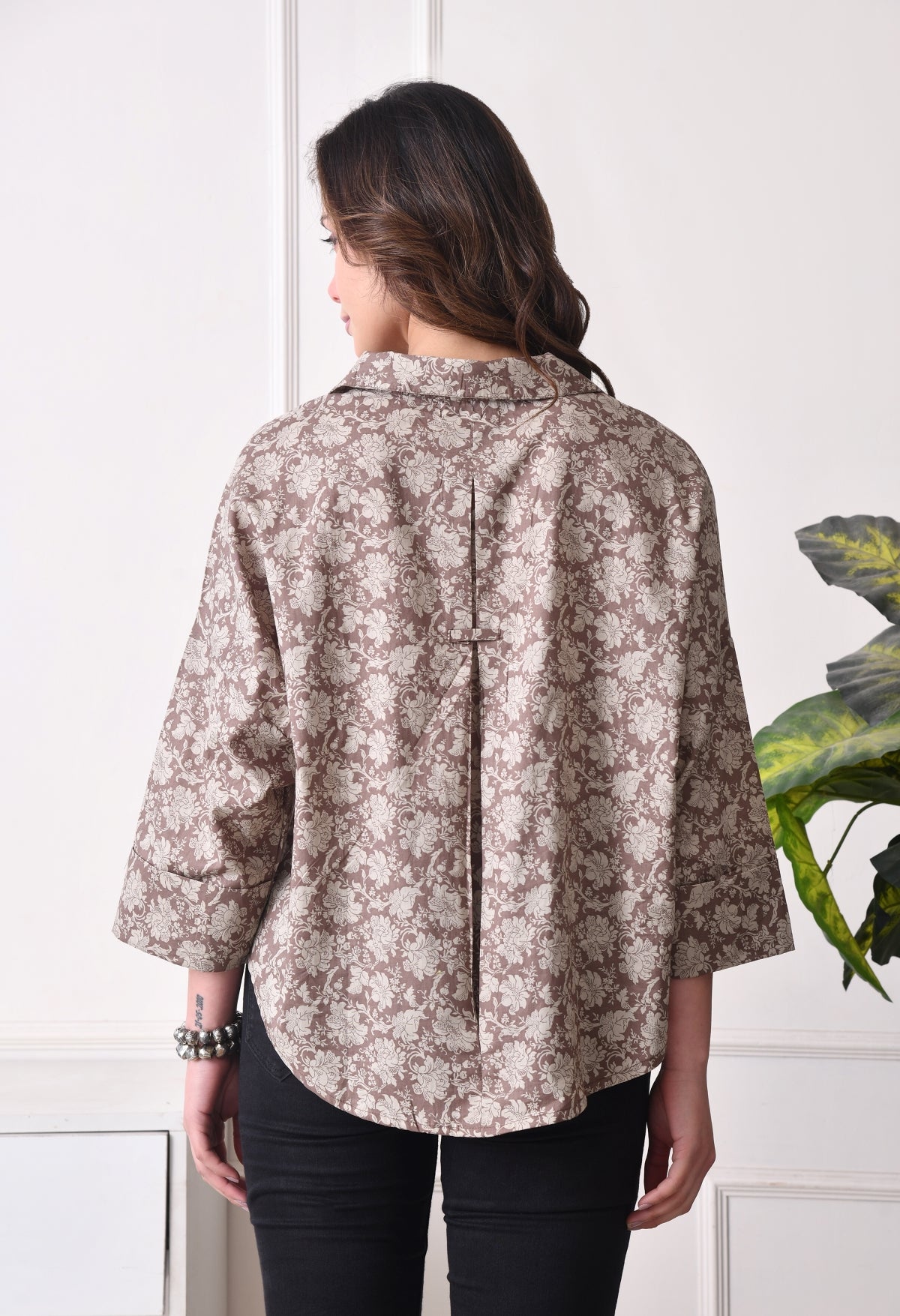 Women Relaxed Fit Floral Print, Printed Spread Collar Casual Shirt