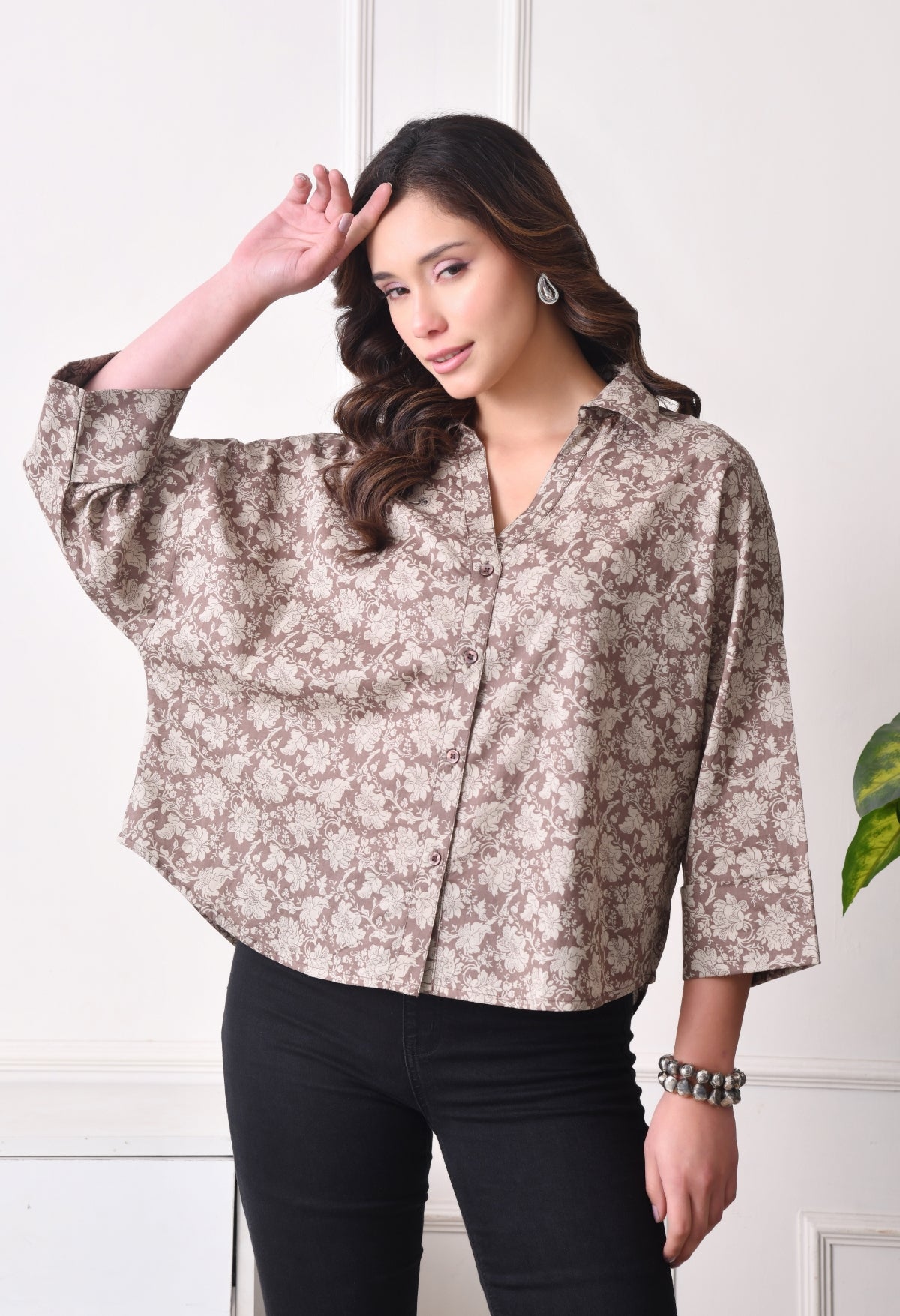 Women Relaxed Fit Floral Print, Printed Spread Collar Casual Shirt