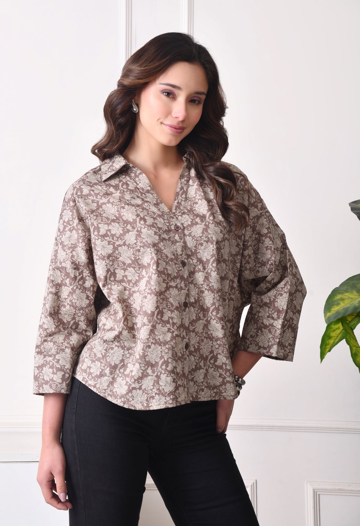 Women Relaxed Fit Floral Print, Printed Spread Collar Casual Shirt