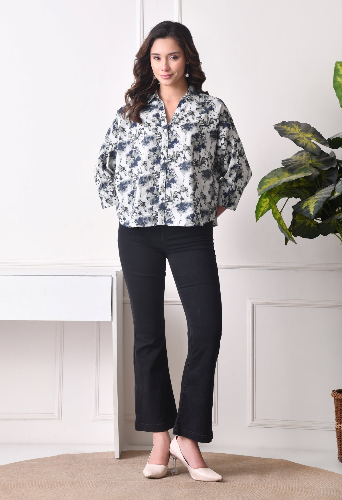 Women Relaxed Fit Printed, Floral Print Spread Collar Casual Shirt