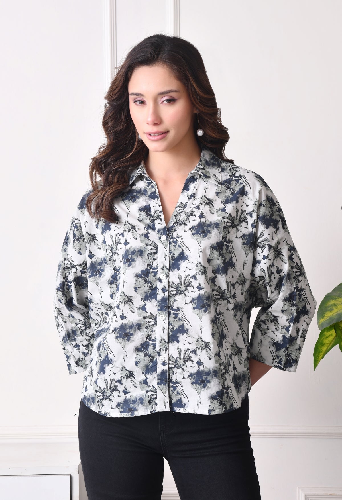 Women Relaxed Fit Printed, Floral Print Spread Collar Casual Shirt
